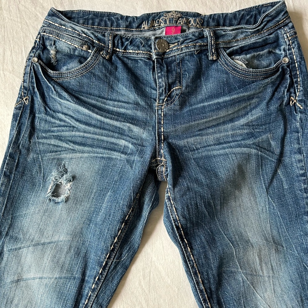 Almost Famous Distressed Y2K Capri Jeans - Picture 7 of 11